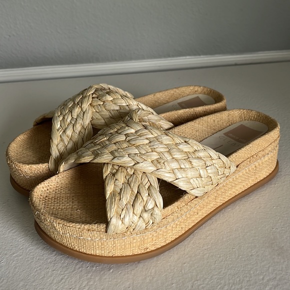 Dolce Vita Shoes - Dolce Vita WRENLY SANDALS IN LT NATURAL RAFFIA size 8.5